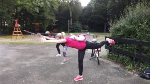 Ein Balanceakt für Polly Pink