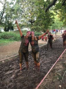Alex und das LAUFMAMALAUF-Team beim Muddy Angel Run Köln 2018